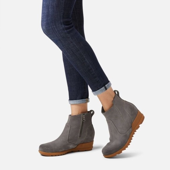 Sorel Grey Suede Evie ll Chelsea Boot, size 9.5 - Picture 1 of 9